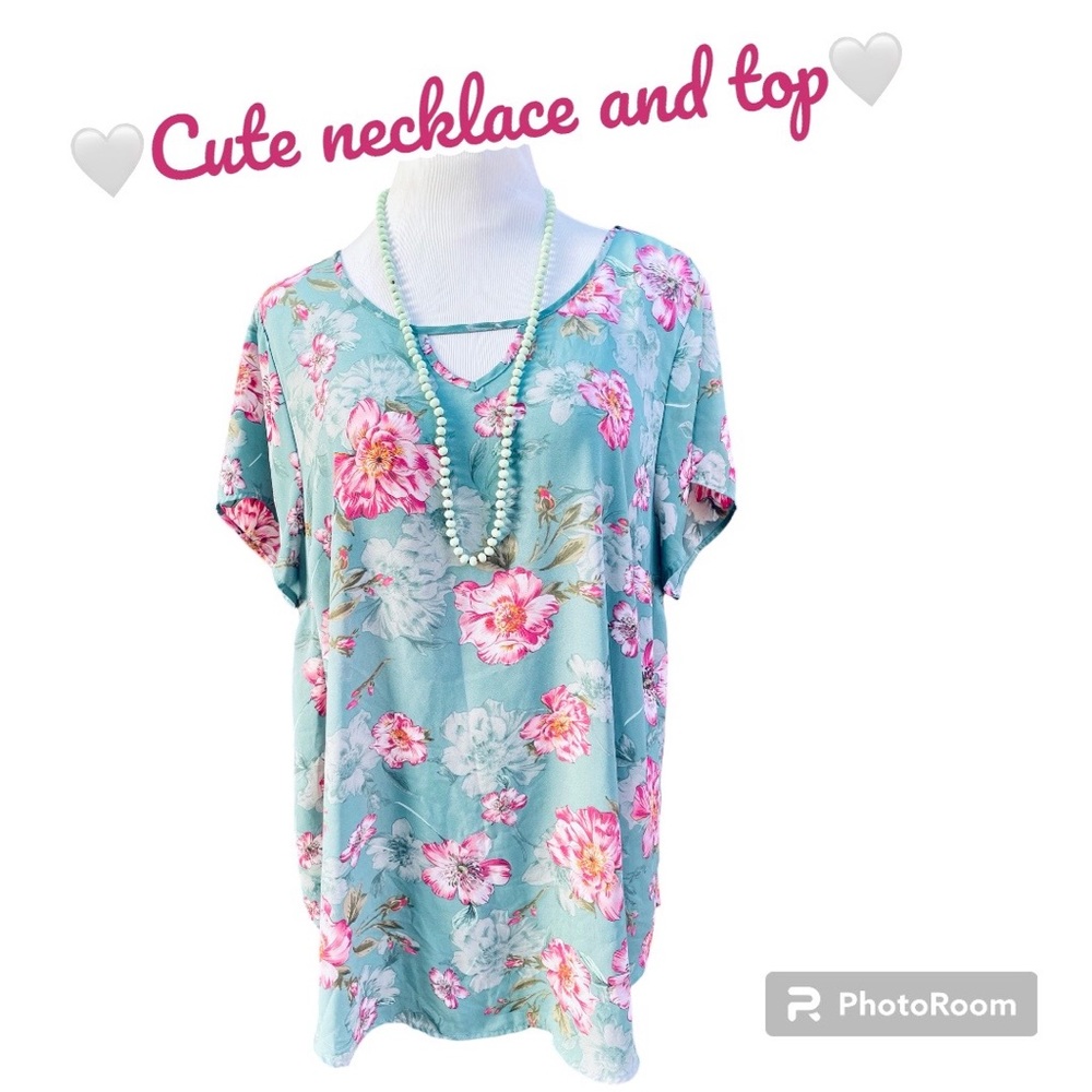 Torrid plus size floral top and necklace set!